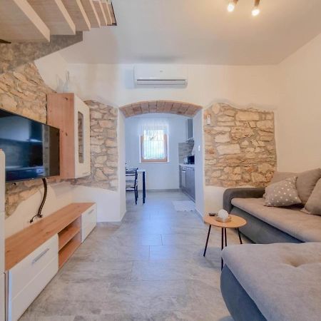 Casa Mora Lägenhet Novigrad Istria Exteriör bild