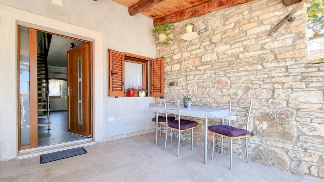 Casa Mora Lägenhet Novigrad Istria Exteriör bild